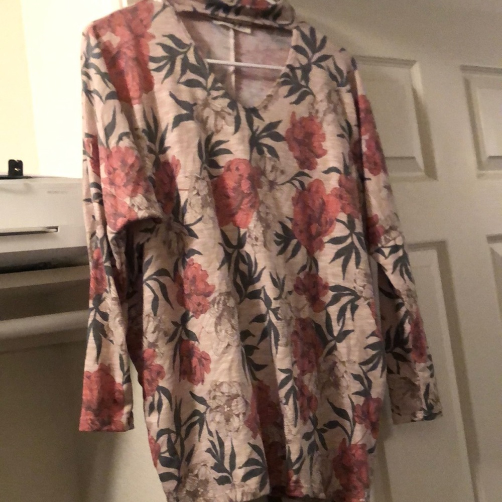 Lovely J Peekaboo Top
